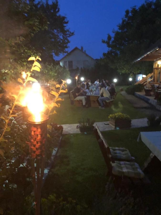 Ilkicev Kucerak Apartman Vrdnik Exteriör bild